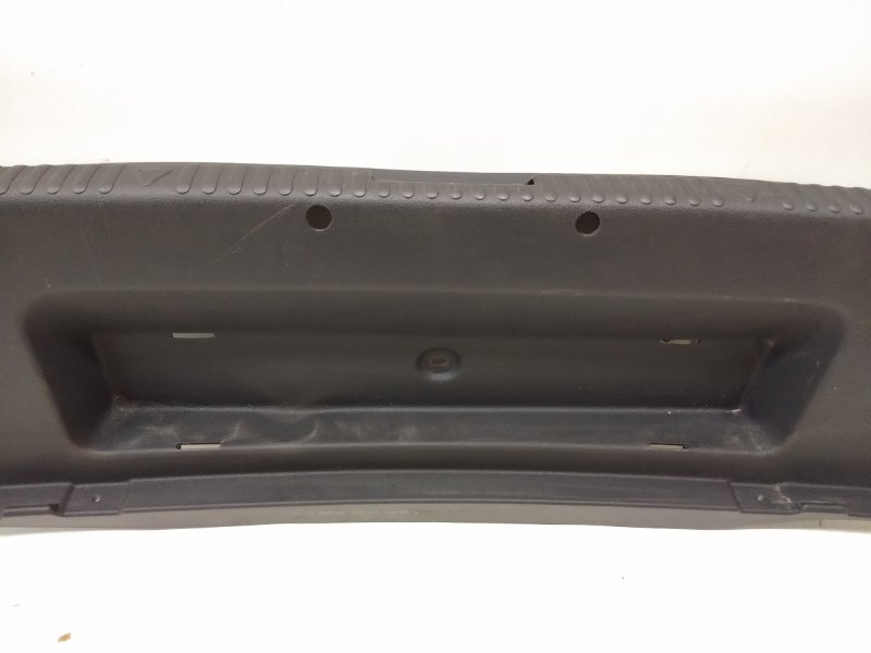 Накладка крышки багажника