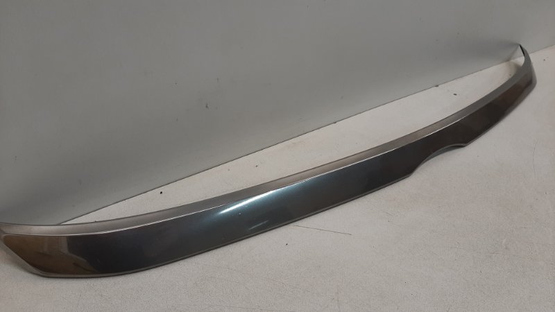 Молдинг капота