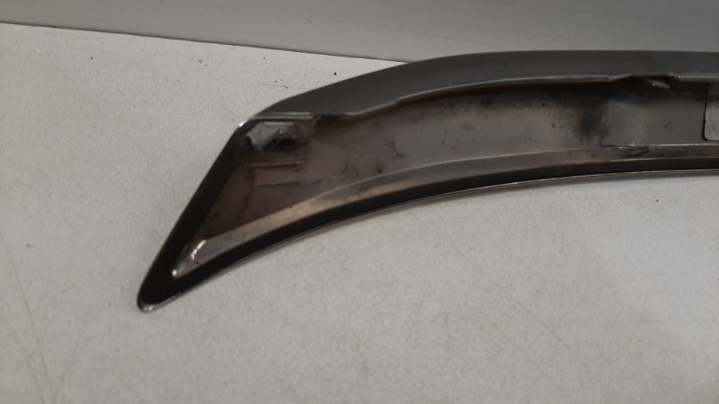 Молдинг капота