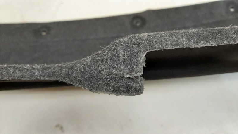 Обшивка крышки багажника