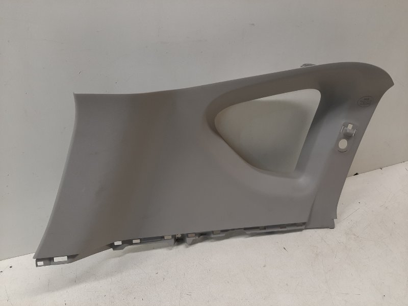 Обшивка багажника