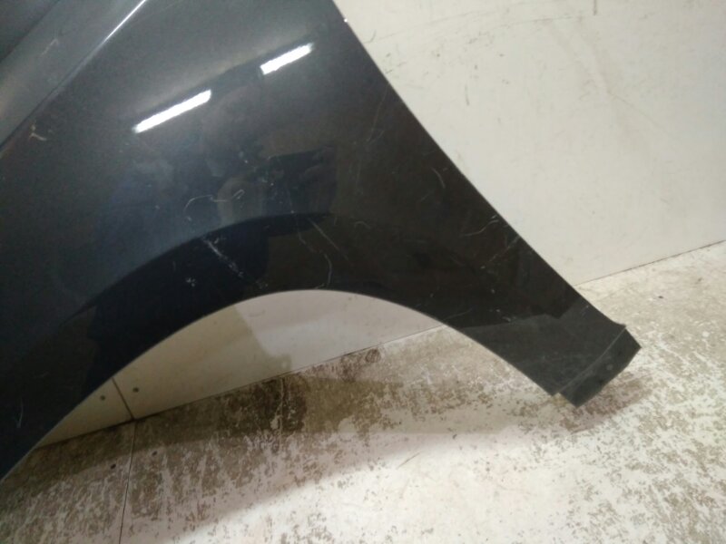 Крыло переднее левое