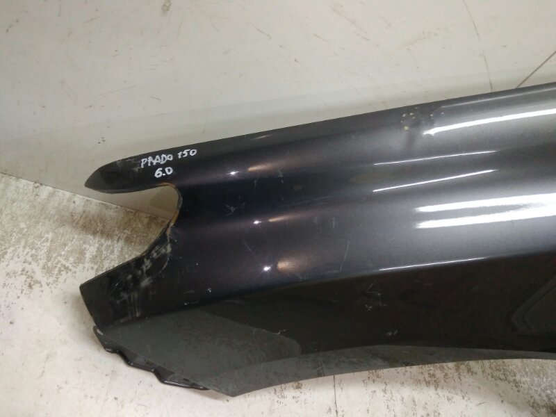 Крыло переднее левое