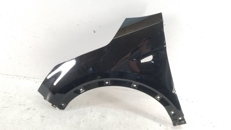 Крыло переднее левое