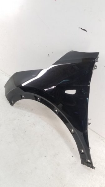 Крыло переднее левое