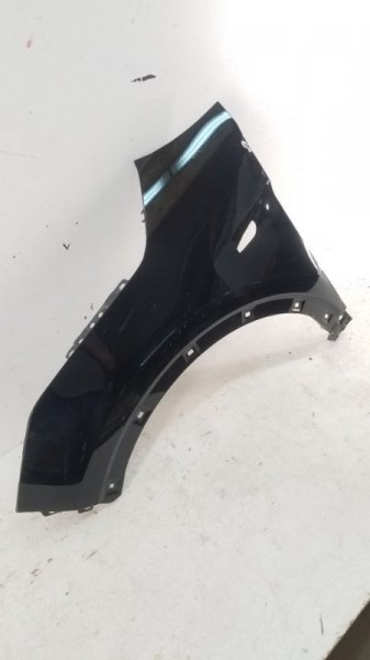 Крыло переднее левое