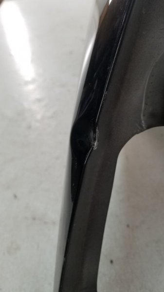 Крыло переднее левое