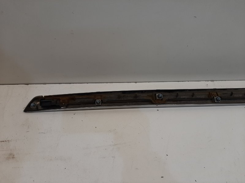 Молдинг передней левой двери