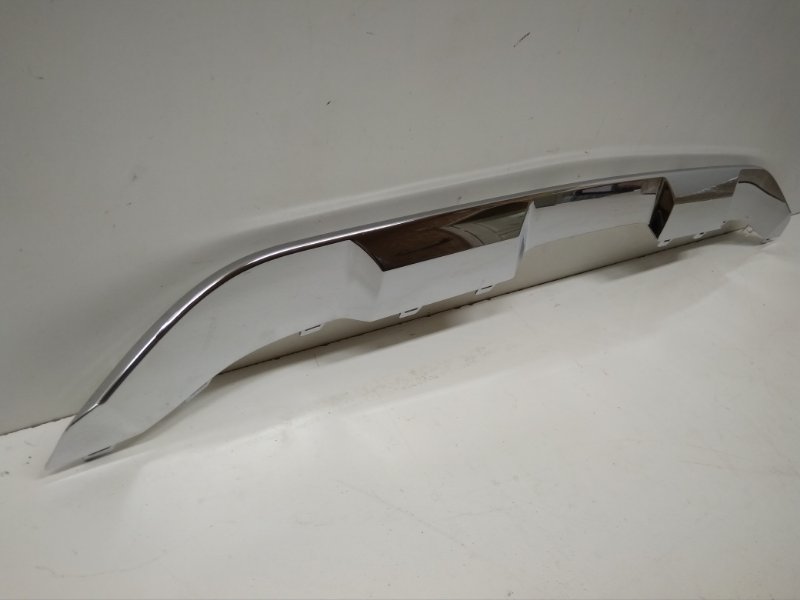 Молдинг заднего бампера