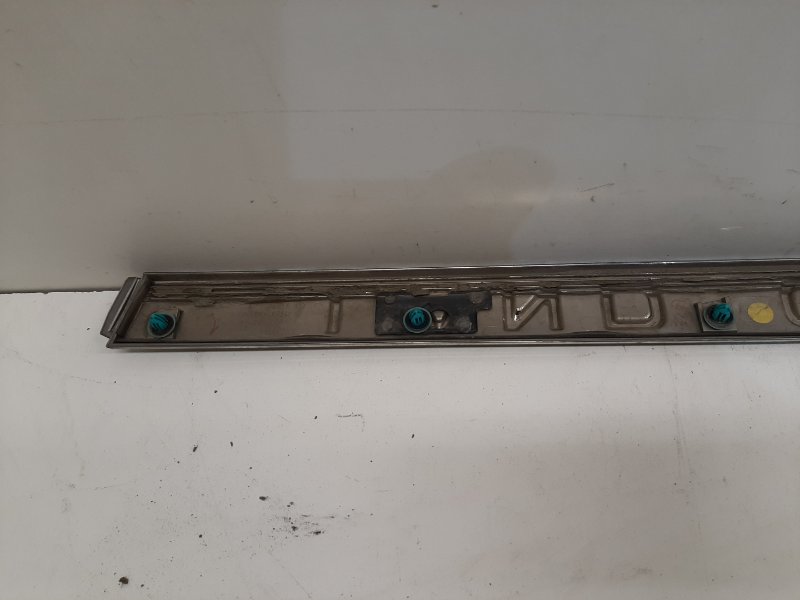 Накладка крышки багажника