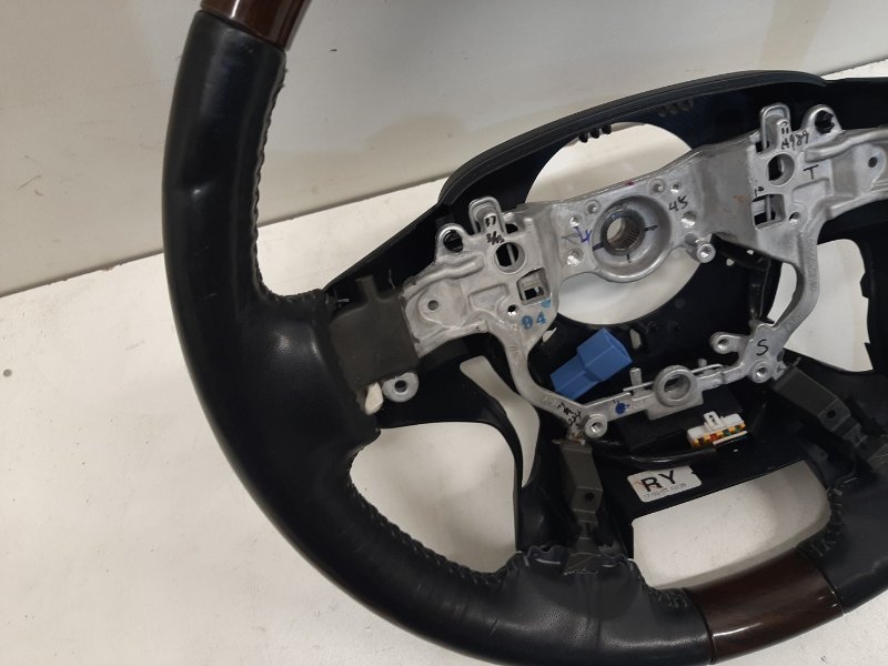 Рулевое колесо (руль)