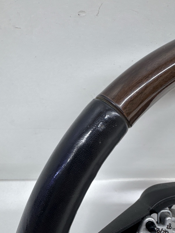 Рулевое колесо (руль)