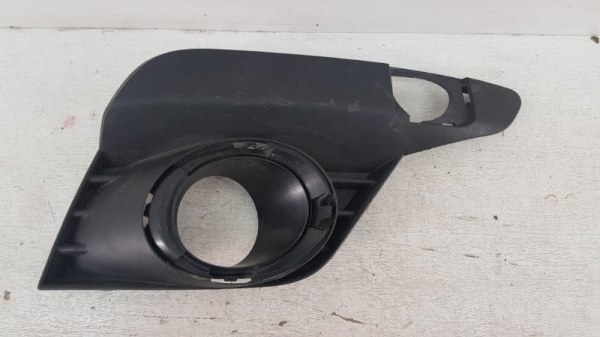 Рамка противотуманной фары правой