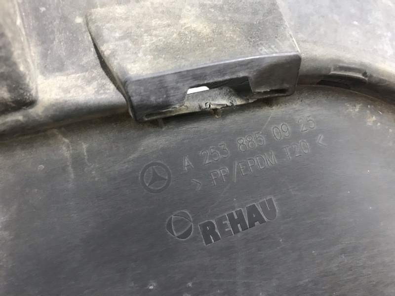 Спойлер заднего бампера