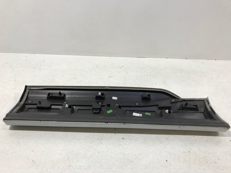 Накладка двери задней правой