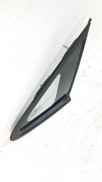 Стекло кузовное глухое правое