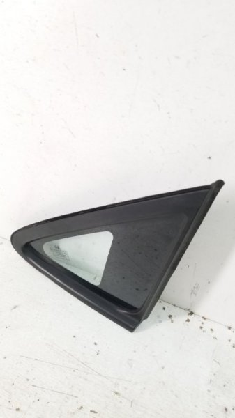 Стекло кузовное глухое правое
