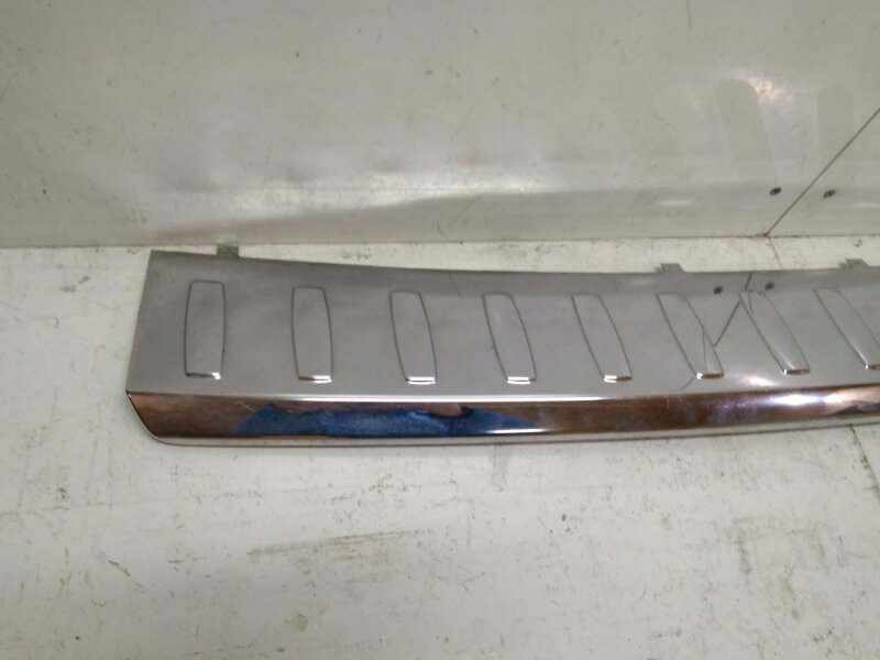 Молдинг заднего бампера
