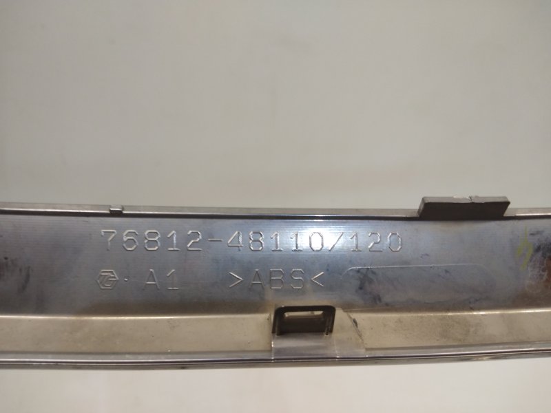 Накладка крышки багажника