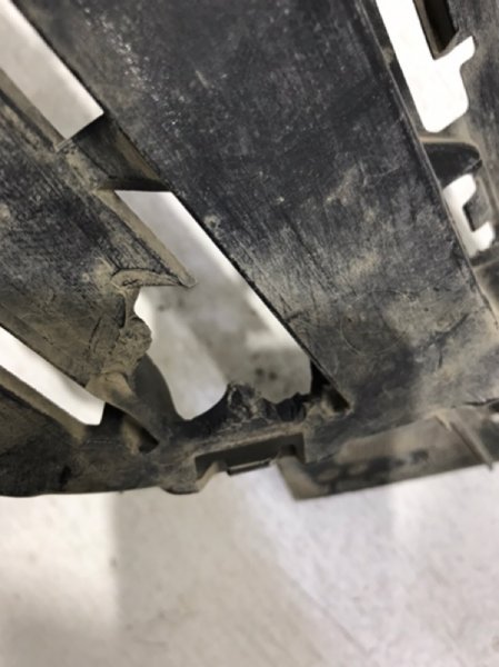 Решетка в бампер левая