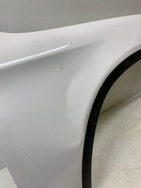 Крыло переднее правое