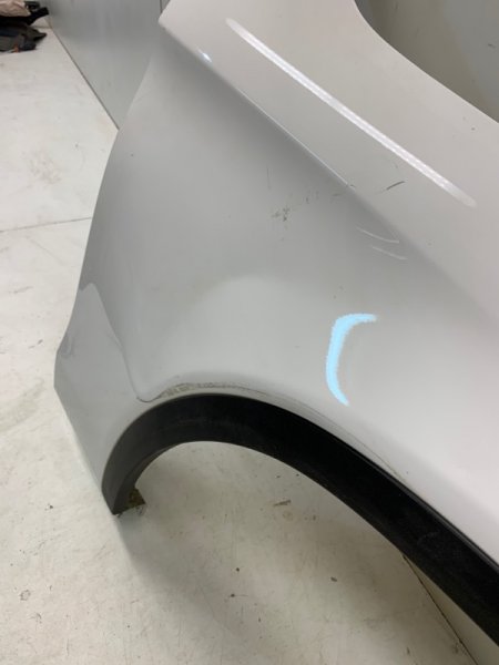 Крыло переднее правое