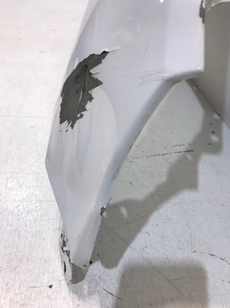 Крыло переднее правое