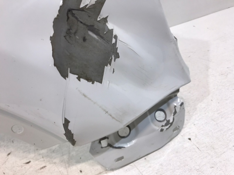 Крыло переднее правое