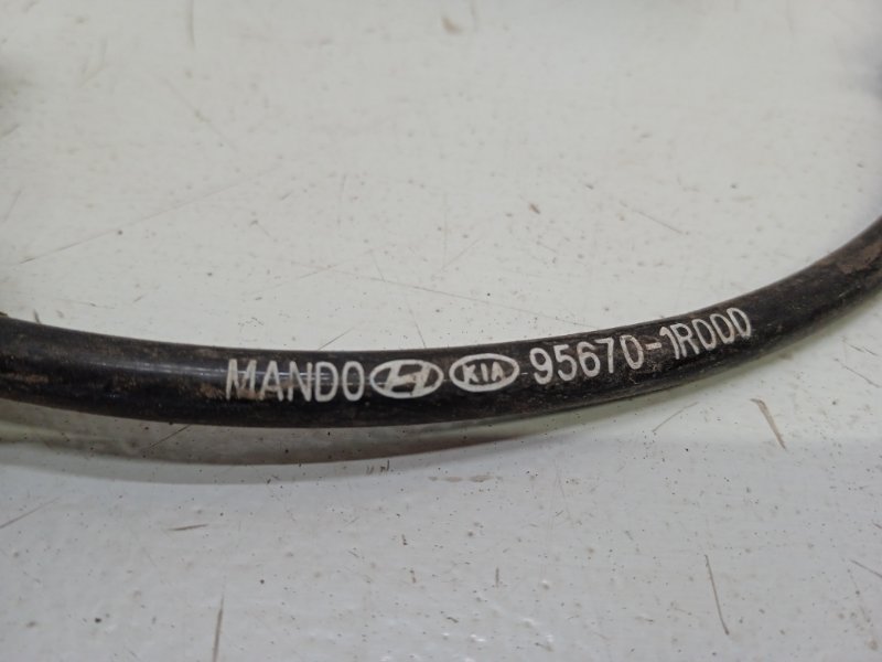 Датчик ABS передний