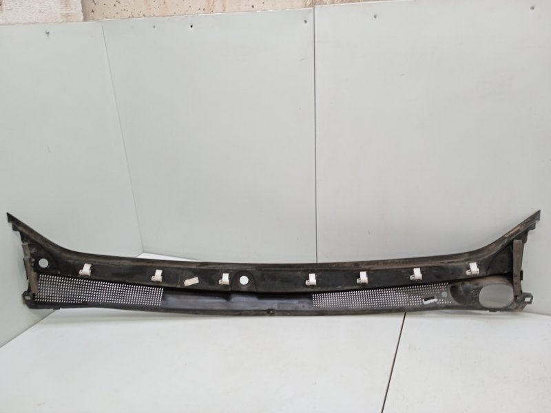 Решетка стеклоочистителей (Жабо)