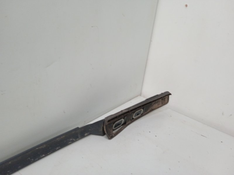 Рейлинг (релинг) правый (планка на крышу)