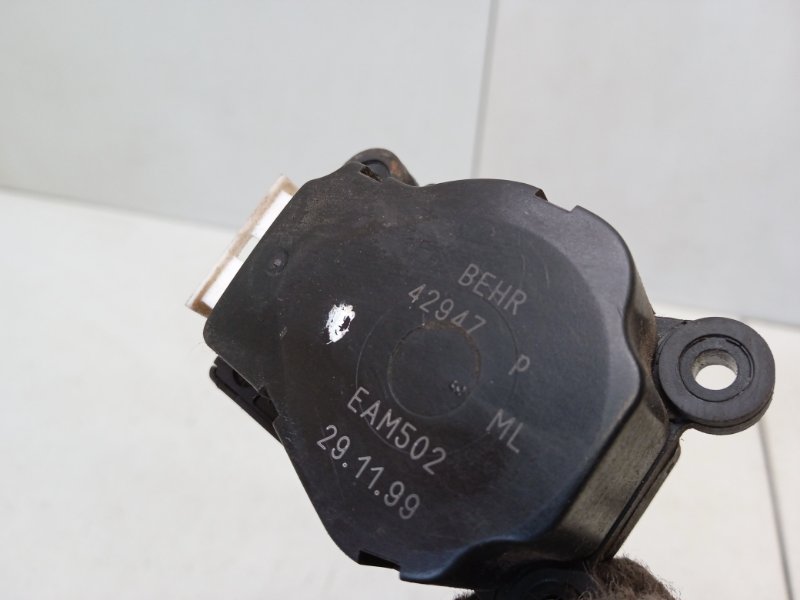 Моторчик заслонки печки