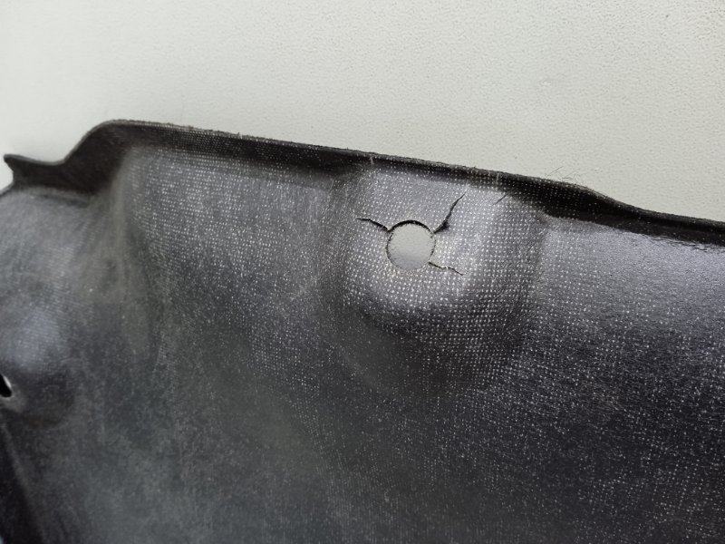 Обшивка крышки багажника