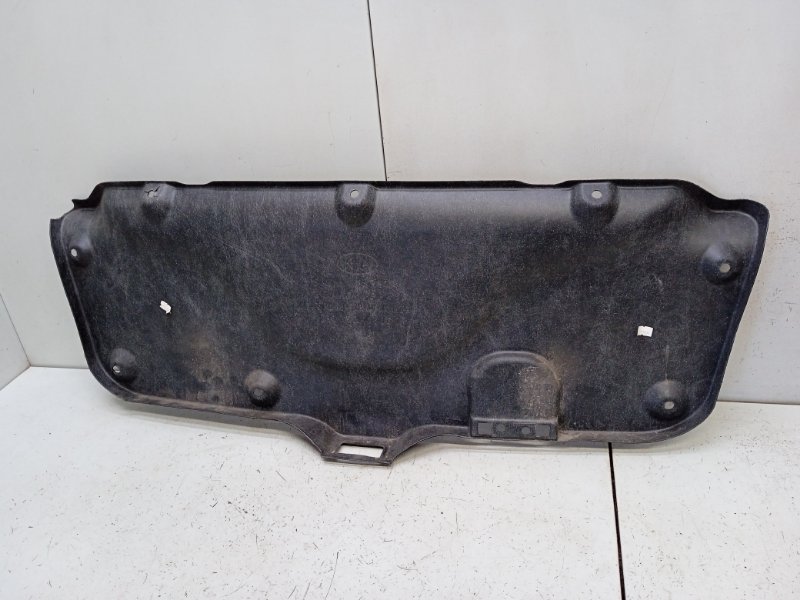 Обшивка крышки багажника