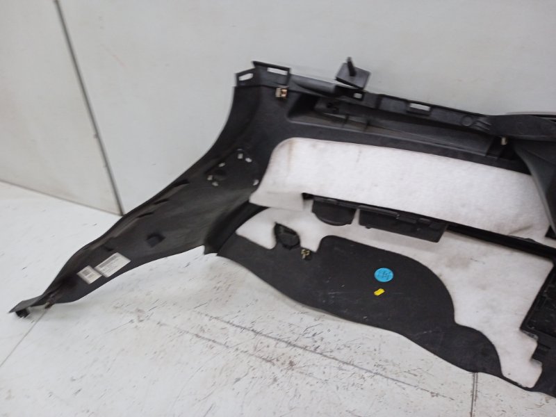 Обшивка багажника