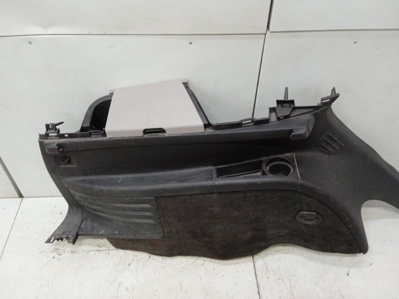 Обшивка багажника