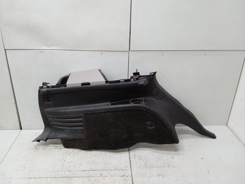 Обшивка багажника