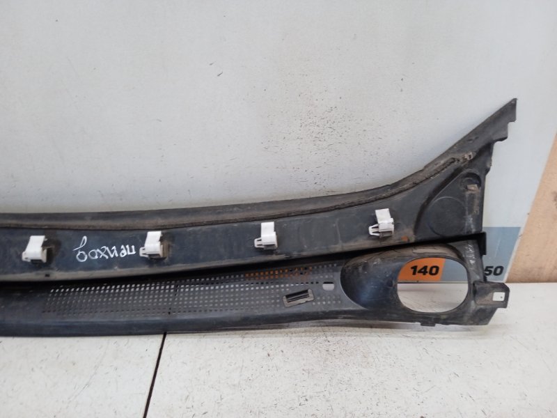 Решетка стеклоочистителей (Жабо)