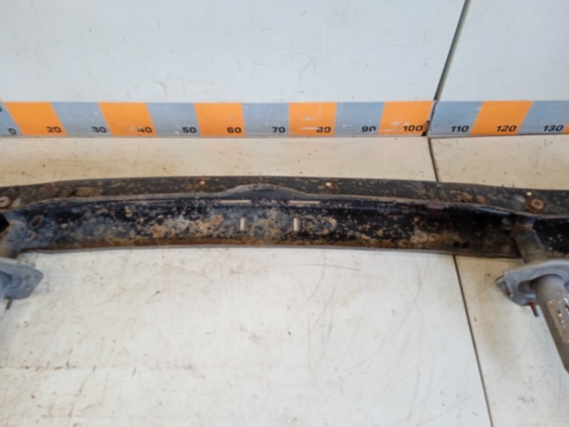 Усилитель заднего бампера