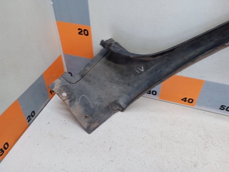 Накладка переднего крыла левого