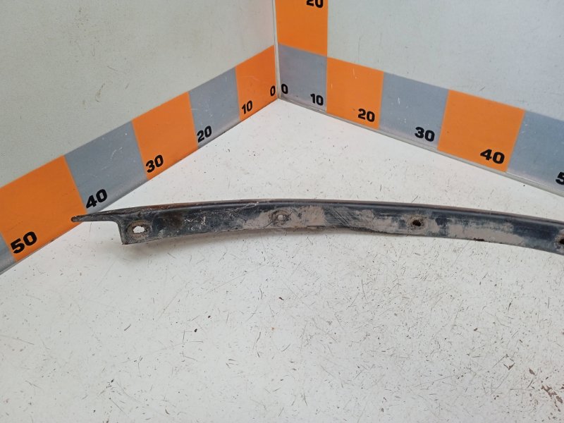 Накладка переднего крыла левого