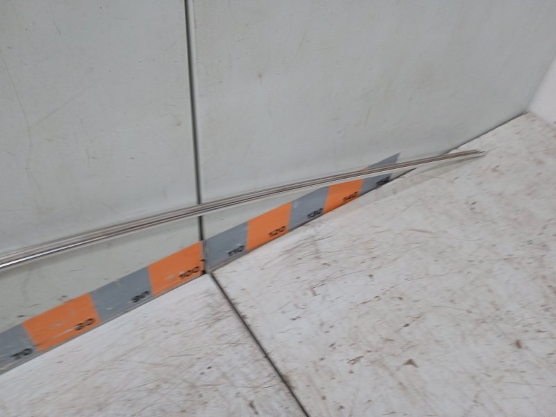 Молдинг крыши левый