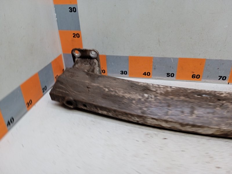 Усилитель заднего бампера