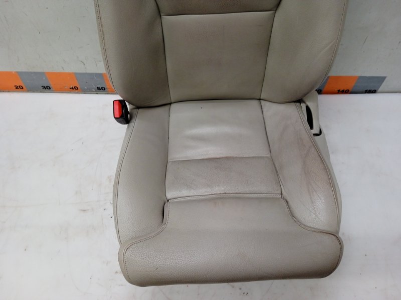 Сиденье переднее левое