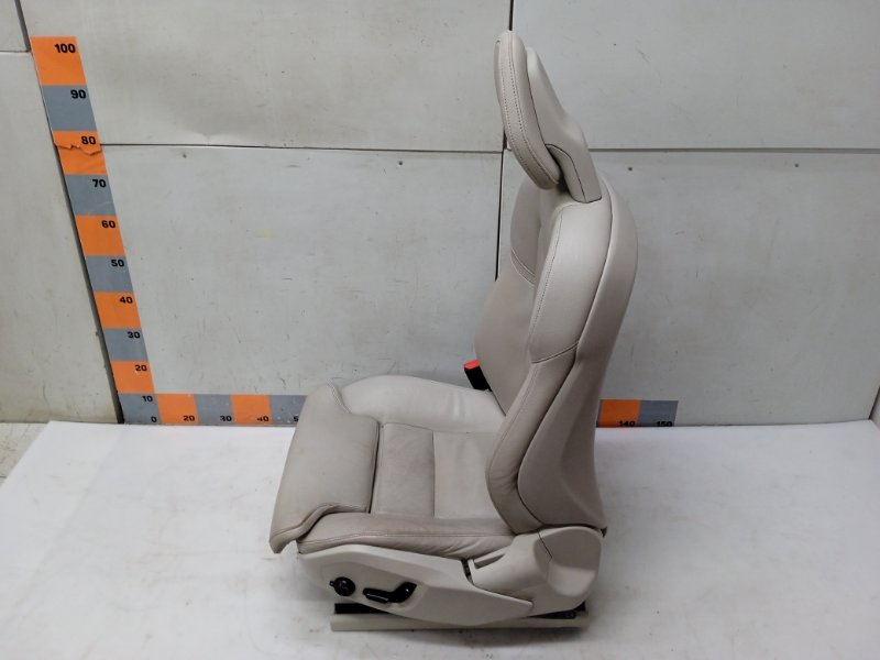 Сиденье переднее левое