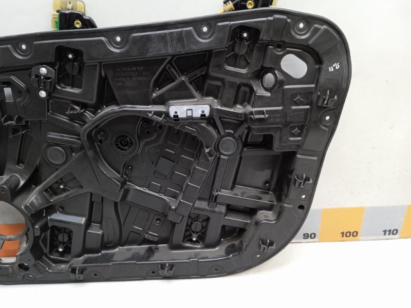 Стеклоподъемник электр. передний правый