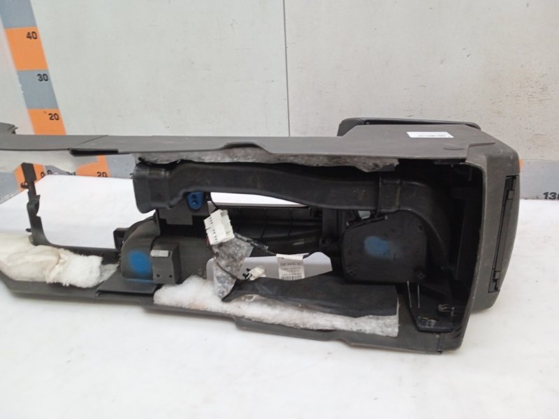 Подлокотник