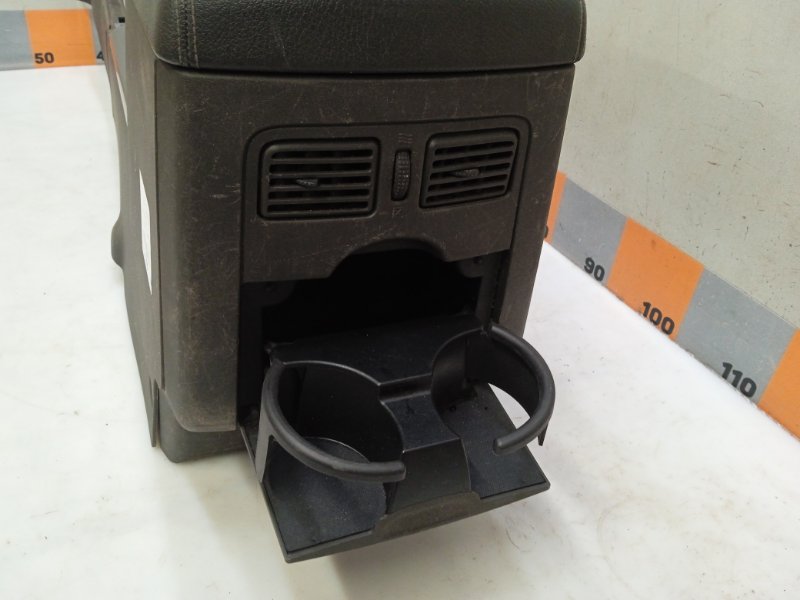 Подлокотник