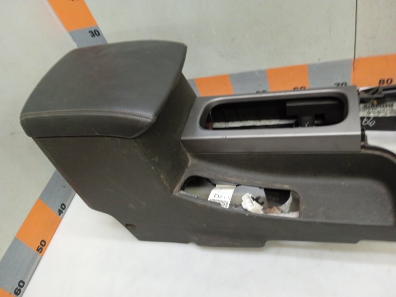 Подлокотник