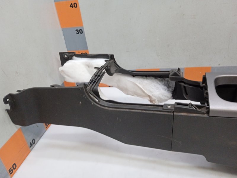 Подлокотник